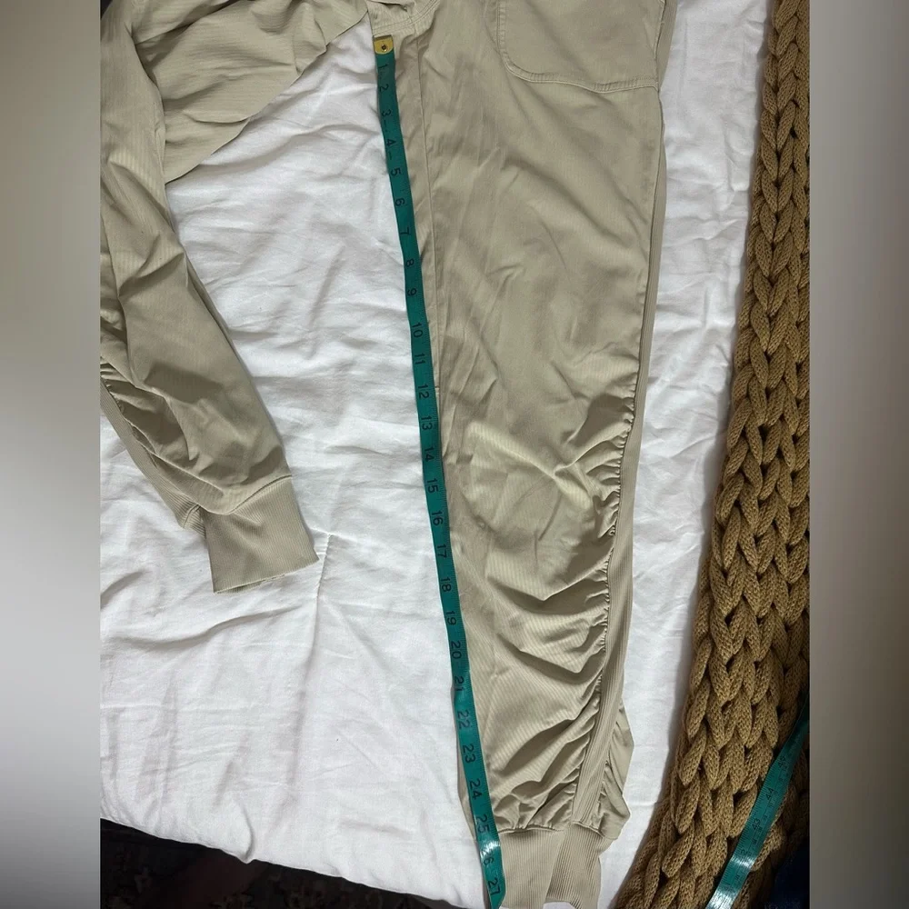 Lululemon Beyond the Studio 7/8 Jogger - Size 4